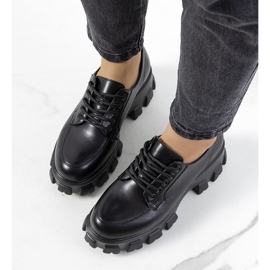 Scarpe nere su suola Massey Trapper nero 1