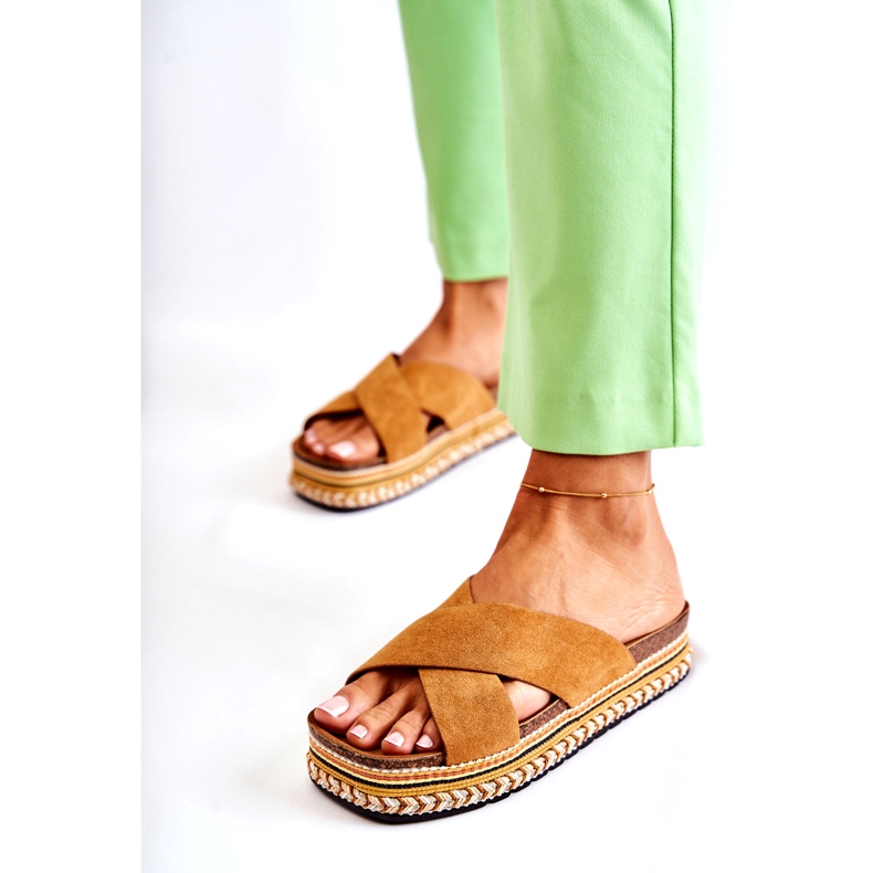 PG1 Pantofole in pelle scamosciata da donna sulla piattaforma Camel Jossie marrone 4