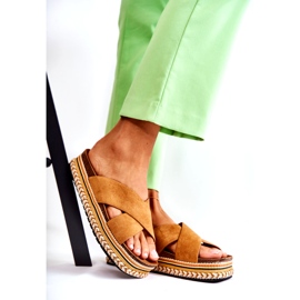 PG1 Pantofole in pelle scamosciata da donna sulla piattaforma Camel Jossie marrone 1