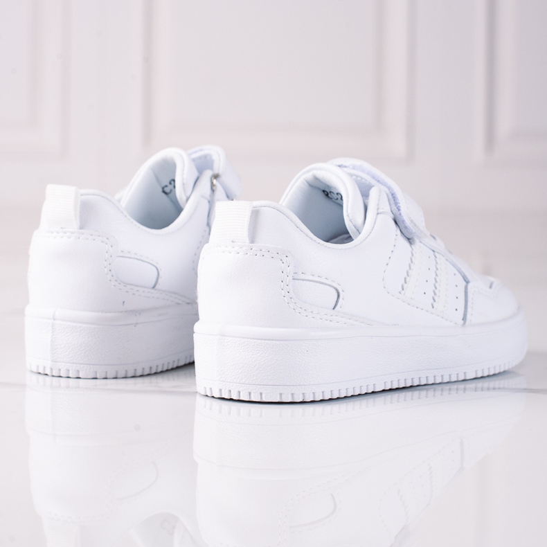 Sneakers bianche da bambino Shelovet realizzate in ecopelle bianco 2