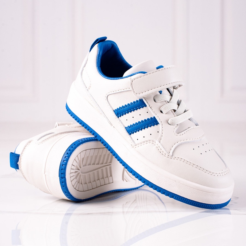 Sneakers per bambini Shelovet realizzate in pelle ecologica nei colori bianco e blu 1