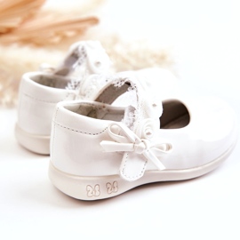 Ballerine bianche per bambini con velcro e pizzo bianco 4