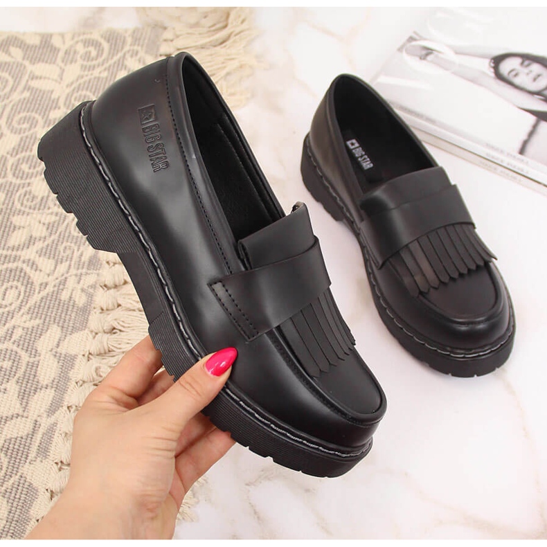 Scarpe da donna nere su plateau con frange Big Star II274100 nero 2