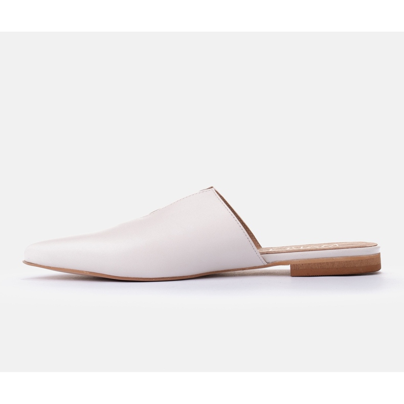 Marco Shoes Ciabatte in pelle con intaglio bianco 2