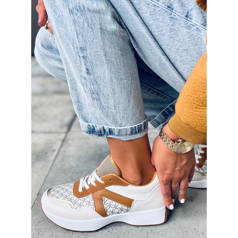 Scarpe da ginnastica bianche Akira bianca marrone 1