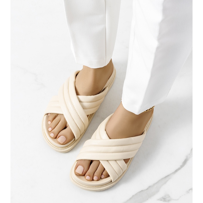 Ciabatte beige sulla piattaforma Daintree 2