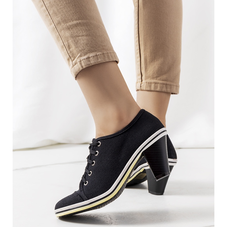 Scarpe brogue nere sul palo di Belisle nero 1