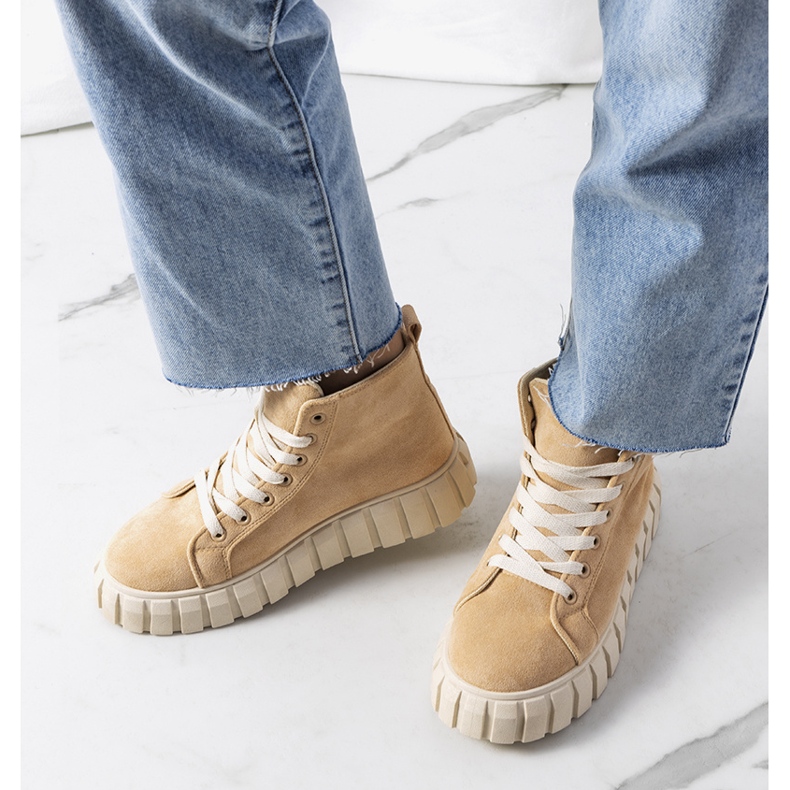 Sneakers beige sulla piattaforma Christal 1