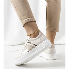Sneakers beige sulla piattaforma Goldsmi bianca 1