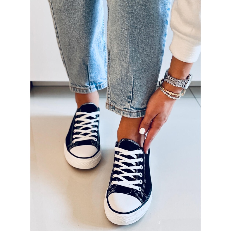 Sneakers classiche da donna Basic Black nero 2