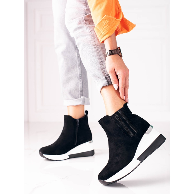 Stivali da donna sportivi sulla zeppa Shelovet, realizzati in suede ecologico nero 1