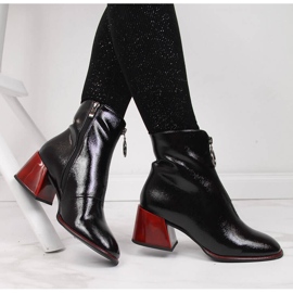 Stivale da donna laccato in vernice nera Filippo nero 1