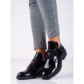 Stivali bassi da donna Vinceza realizzati in pelle verniciata nero 2