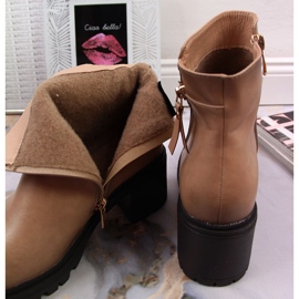 Stivali Vinceza beige isolati da donna 1