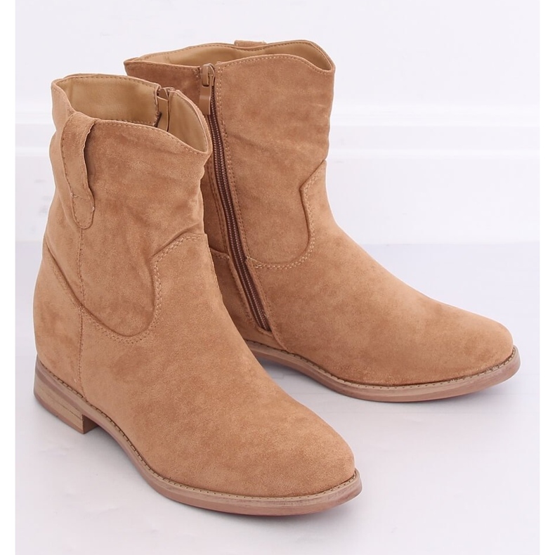 Stivali su una zeppa Lorel Khaki nascosta beige 2
