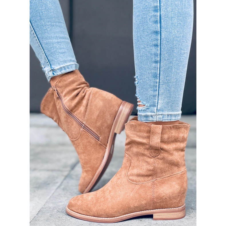 Stivali su una zeppa Lorel Khaki nascosta beige 1
