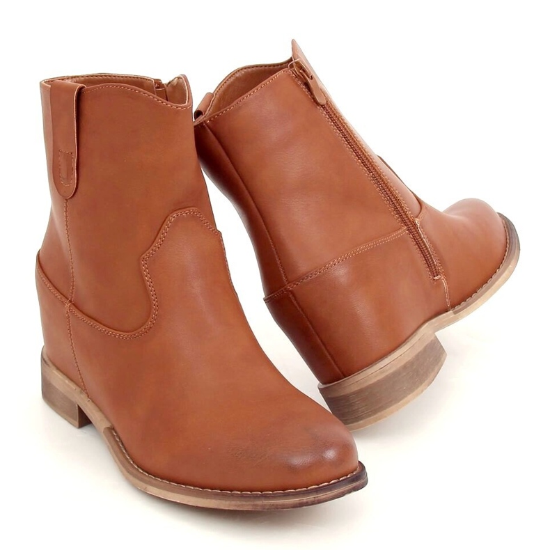 Stivali su una zeppa nascosta di Austin Camel marrone 1