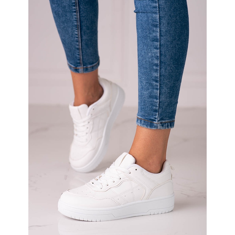 Sneakers Shelovet da donna classiche sportive realizzate in pelle ecologica di colore bianco 1