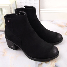 Stivali da donna sul post in eco-suede nero Potocki 1