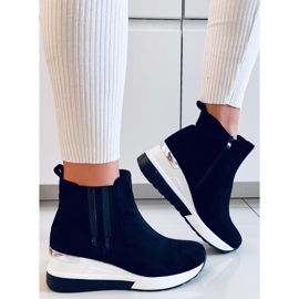 Stock Stivali neri con zeppa nero 2