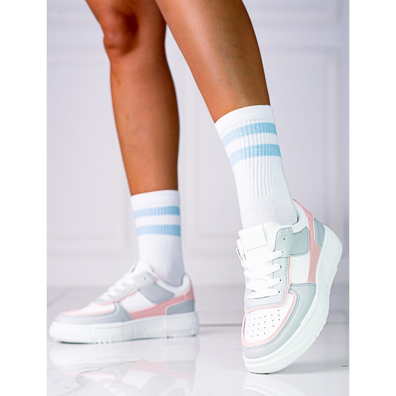 Sneakers stringate da donna sulla piattaforma Shelovet realizzate in pelle ecologica nei colori bianco e grigio rosa multicolore 2