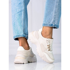 Sneakers da donna su una spessa suola Shelovet beige 1