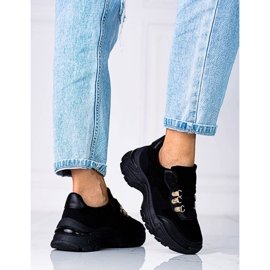Sneakers da donna su una spessa suola nera Shelovet nero 1