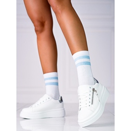 Sneakers bianche da donna sulla piattaforma Shelovet con cerniera decorativa bianco 2