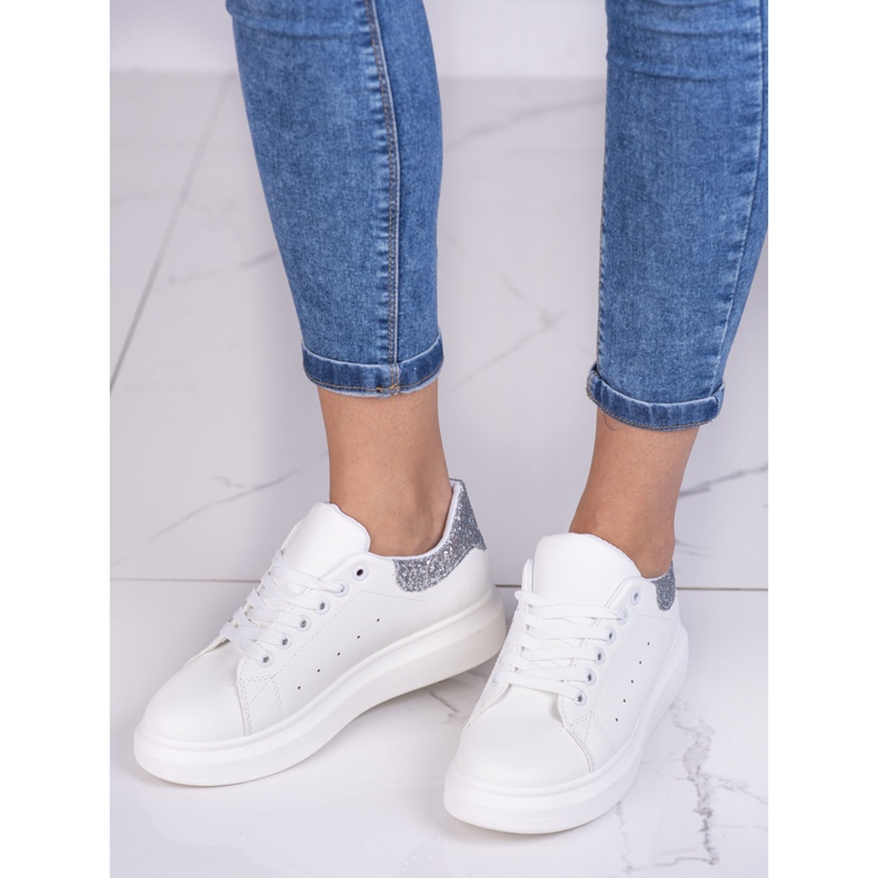 Sneakers bianche da donna Shelovet su piattaforma bianca 1