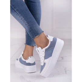 Sneakers da donna bianche e blu stringate su piattaforma alta Shelovet bianca 1