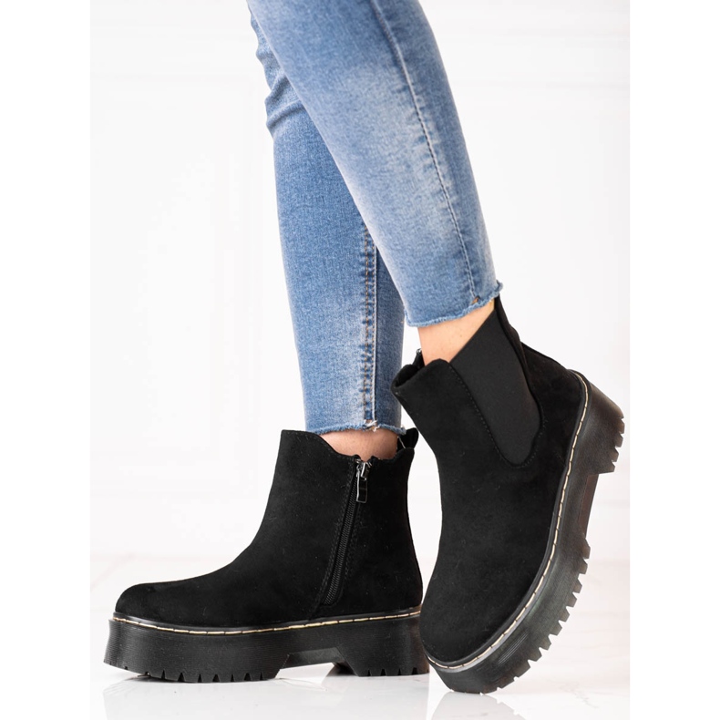 Stivaletti Chelsea neri da donna sulla piattaforma Shelovet realizzati in suede ecologico nero 1