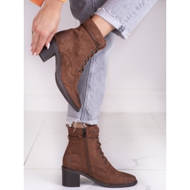 Stivali marroni da donna con lacci Shelovet realizzati in suede ecologico marrone 2