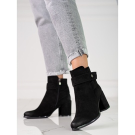 Stivali neri da donna sul palo realizzati in suede ecologico Shelovet nero 1
