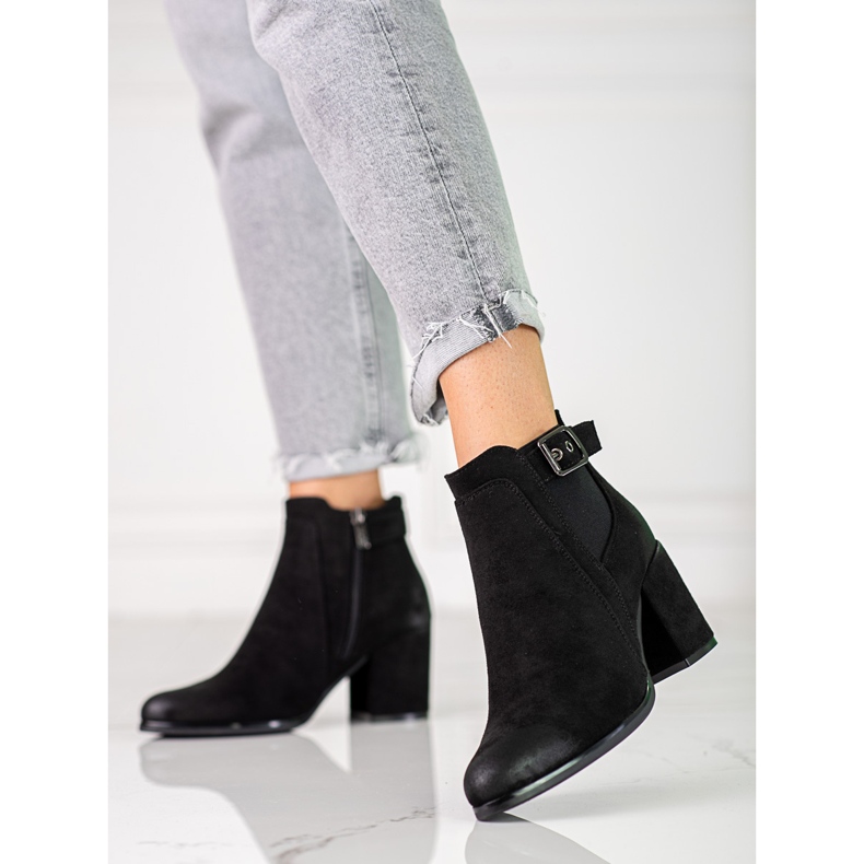 Stivaletti Chelsea da donna in camoscio nero sul post di Shelovet 1