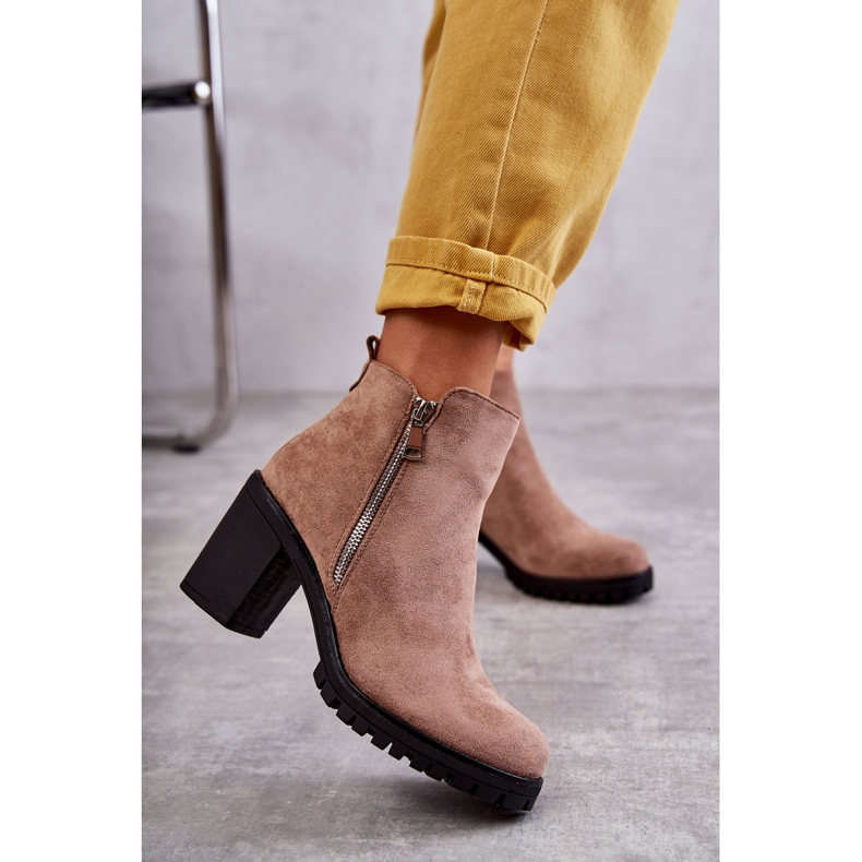 PG1 Stivali In Pelle Scamosciata Su Tacchi Alti Con Cerniera Beige Sevione 2
