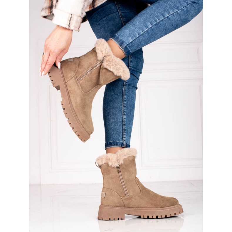 Stivali Vinceza da donna beige isolati 2