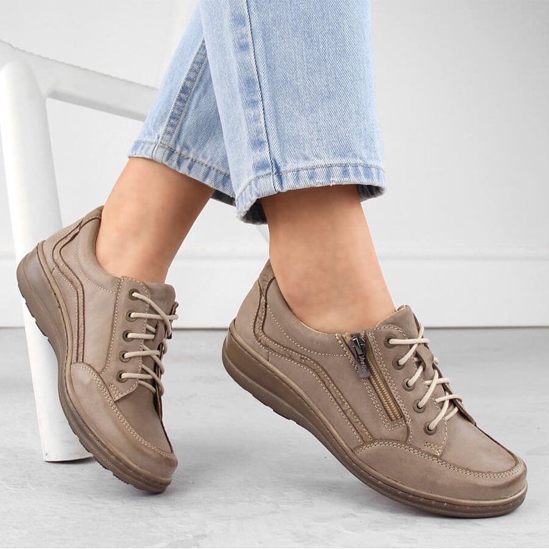 Comode scarpe da donna Helios in pelle marrone 1