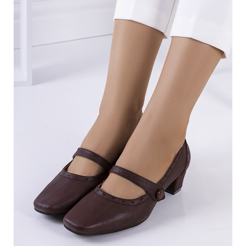 Décolleté marroni con cinturino Silka marrone 1