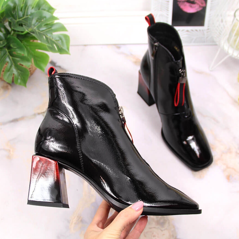 S.Barski Stivali da donna isolati laccati con tacco decorativo S. Bararski OLI183 nero 1