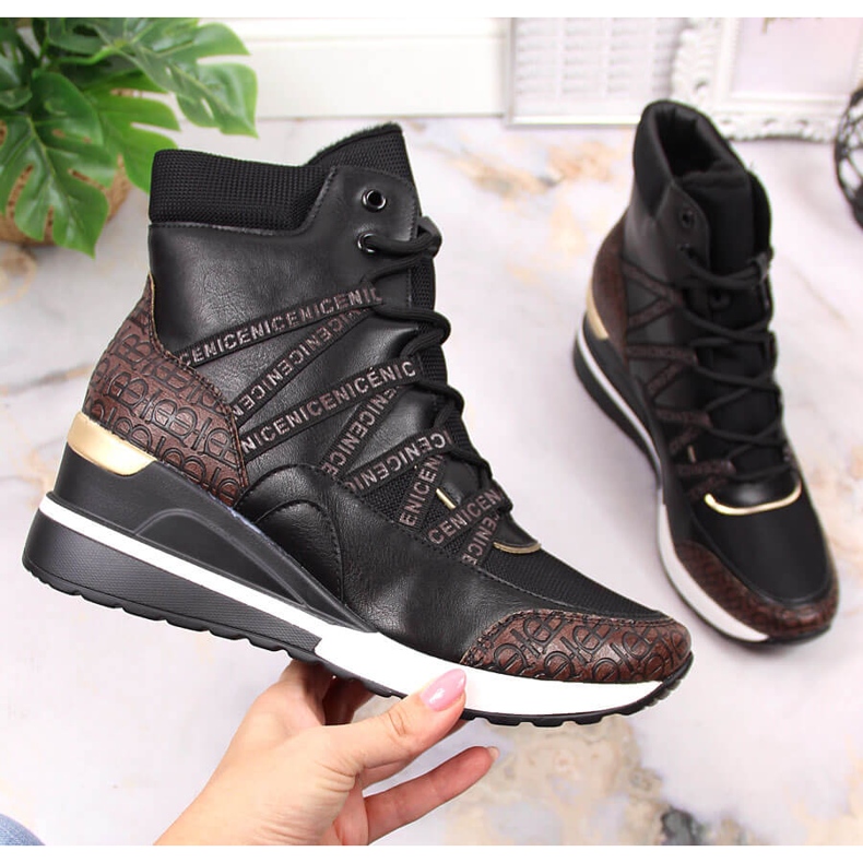 Sneakers da donna nere con zeppa Potocki nero 1