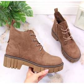 Lavoratori imbottiti da donna su plateau in suede marrone di Sergio Leone 1