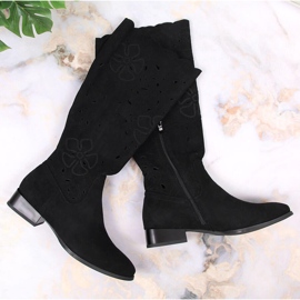 M. DASZYŃSKI Stivali da donna in suede traforato Daszyński nero 1