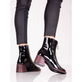 Stivali da donna in vernice con un elegante tacco Vinceza nero 1