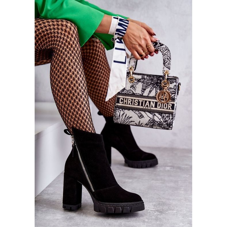 Stivali in pelle scamosciata alla moda sul tacco alto Laura Messi 2509 nero 2