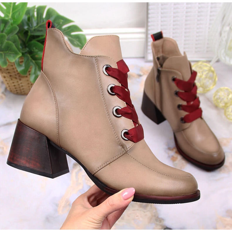 Stivali da donna con tacco alto isolati beige Vinceza JAN147B 1