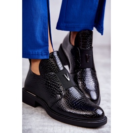 Vinceza Stivali laccati con intagli su tacco piatto Black Eunice nero 2
