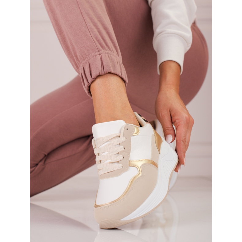 Sneakers da donna Shelovet beige e bianche con inserto dorato 1