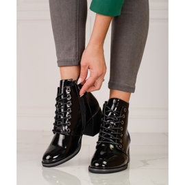 Eleganti stivali da donna laccati con allacciatura Vinceza nero 1