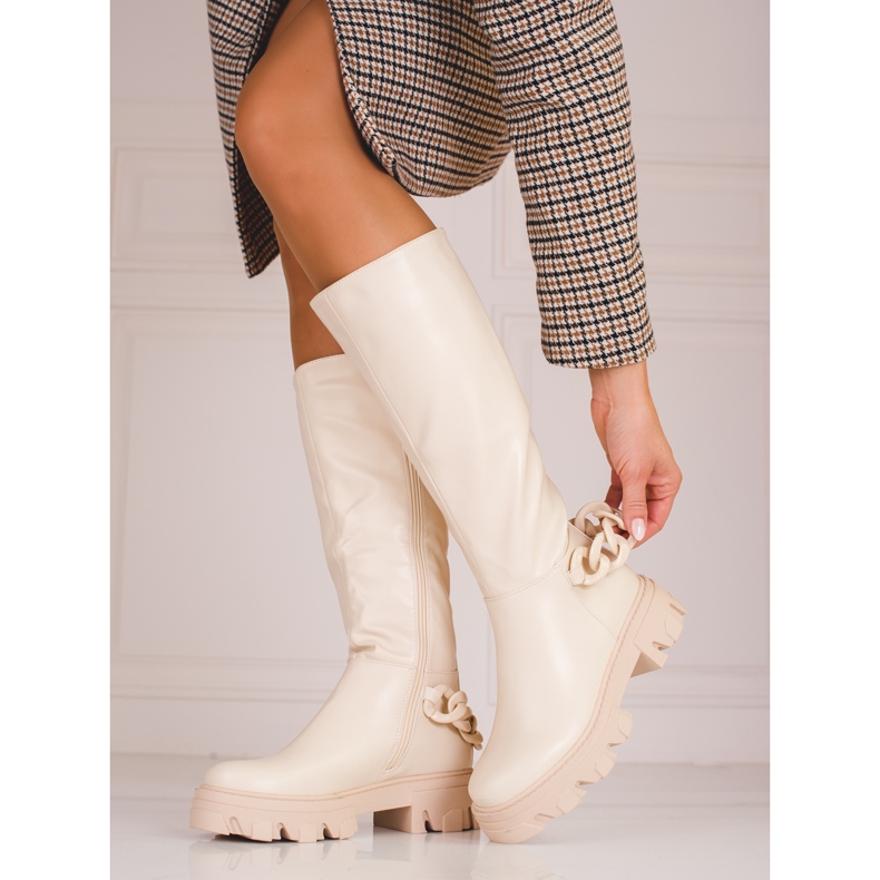 Stivali beige da donna su una spessa suola Shelovet 1