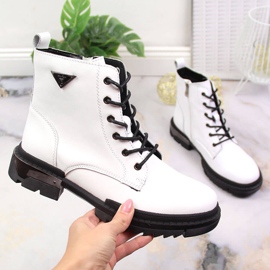 Stivaletti da donna bianchi in pelle isolante Filippo PAW377A bianco 1